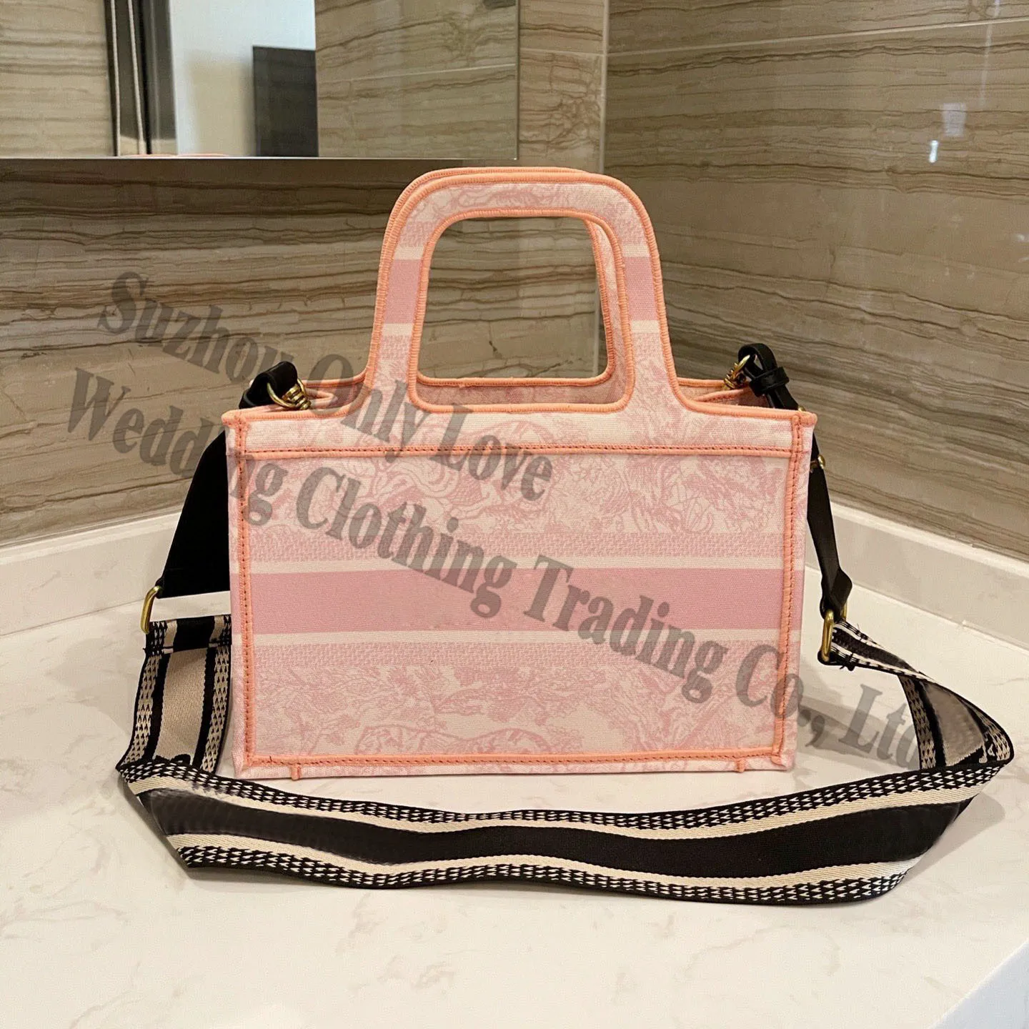 Wholesale Ladies Good Price Square Shape Crochet Weave Crossbody Bags Handbags Shoulder bag
Wholesale Ladies Good Price Square Shape Crochet Weave Crossbody Bags Handbags Shoulder bag