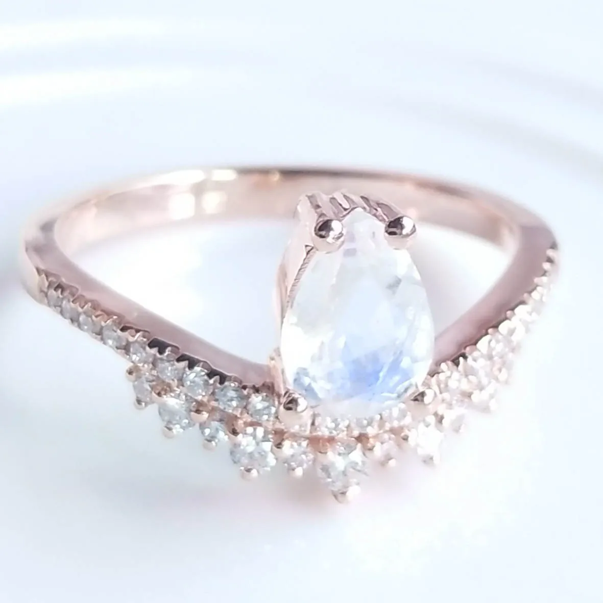 100% Natural Moonstone Gemstone Trendy Engagement Ring For Women Real 14k Rose Gold Fine Jewelry
100% Natural Moonstone Gemstone Trendy Engagement Ring For Women Real 14k Rose Gold Fine Jewelry