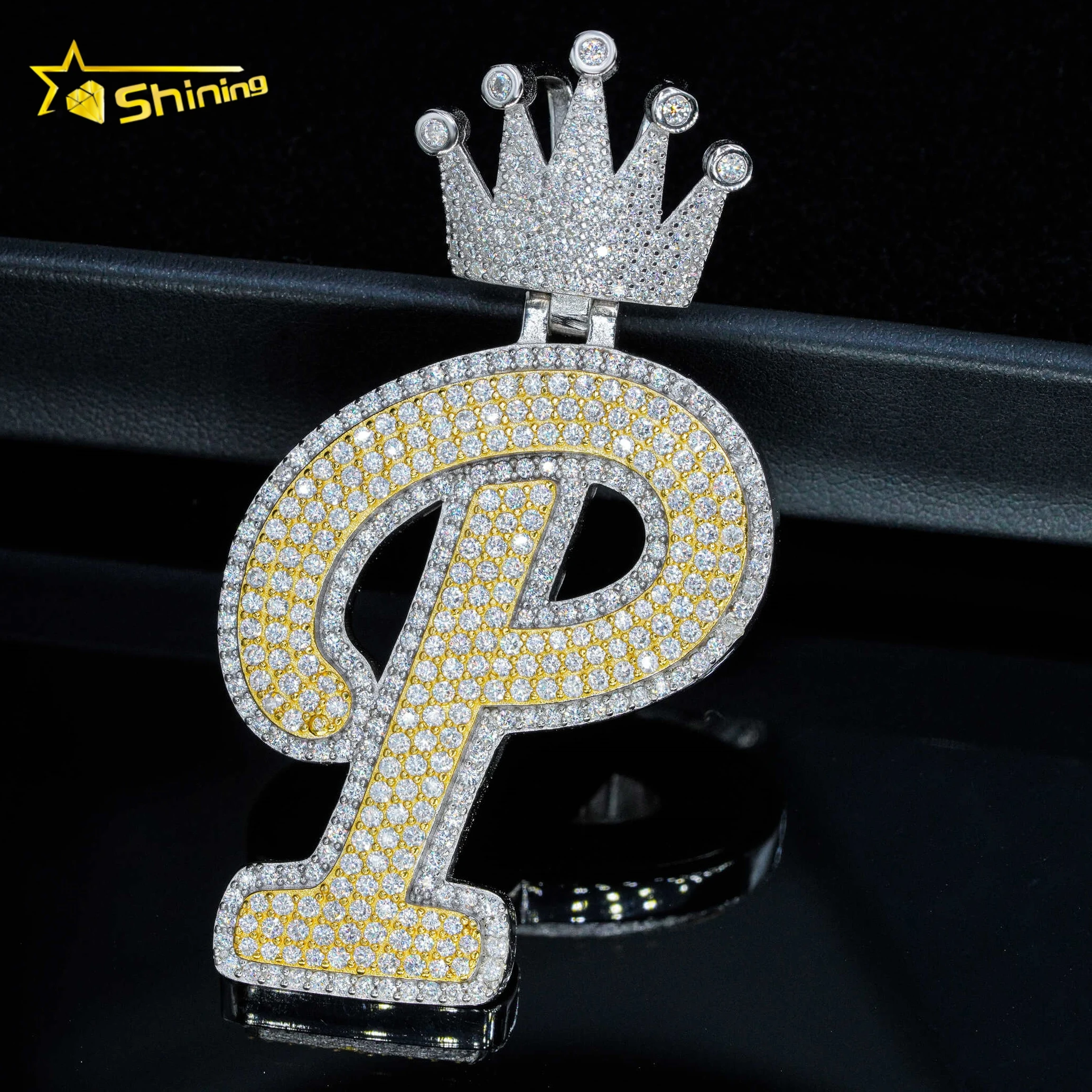 Two-tone letter P pendants shining moissanite jewelry custom font initials silver diamond pendants for men and women
Two-tone letter P pendants shining moissanite jewelry custom font initials silver diamond pendants for men and women