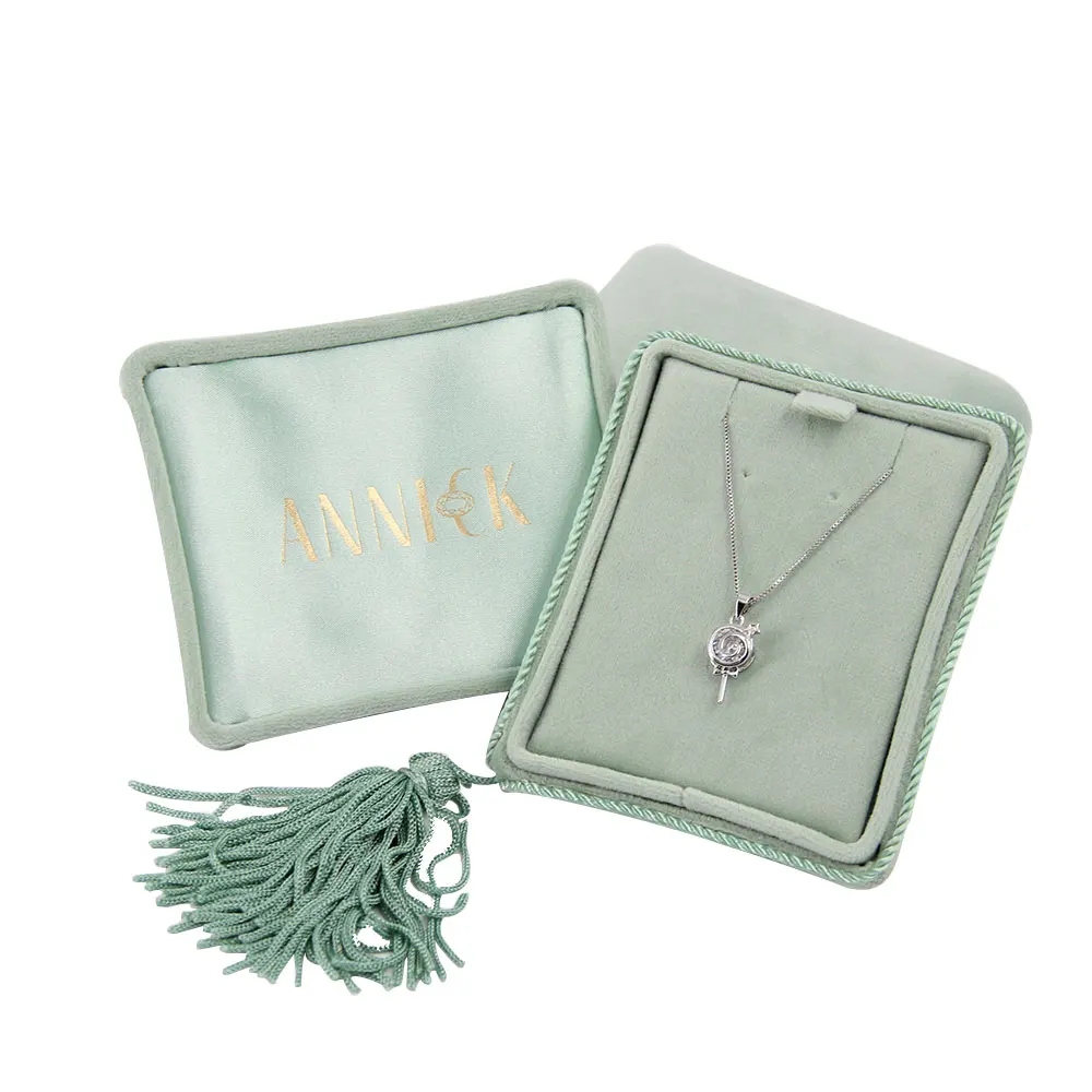 Customized white velvet jewelry gift box women jewelry packaging ring gift box necklace velvet mom mothersday gift jewelry box
Customized white velvet jewelry gift box women jewelry packaging ring gift box necklace velvet mom mothersday gift jewelry box