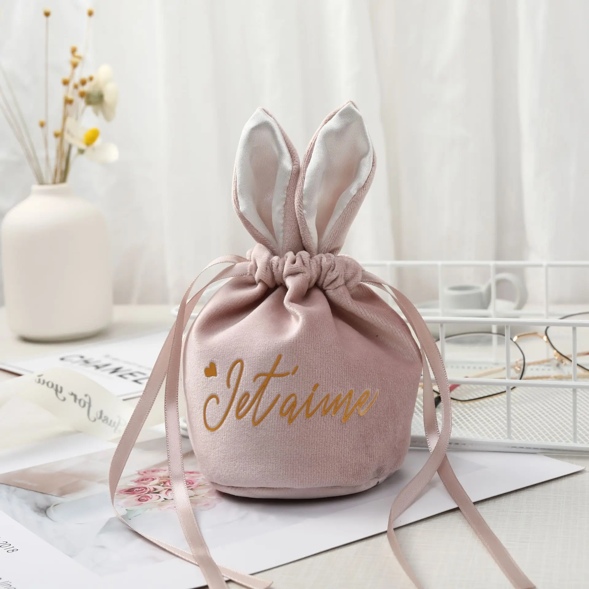 9*9*13cm Bunny Ears Baskets Jewelry Drawstring Velvet Bag Custom Logo Packaging Rabbit Ears Velvet Bags Wedding Candy Bag Pouch
9*9*13cm Bunny Ears Baskets Jewelry Drawstring Velvet Bag Custom Logo Packaging Rabbit Ears Velvet Bags Wedding Candy Bag Pouch