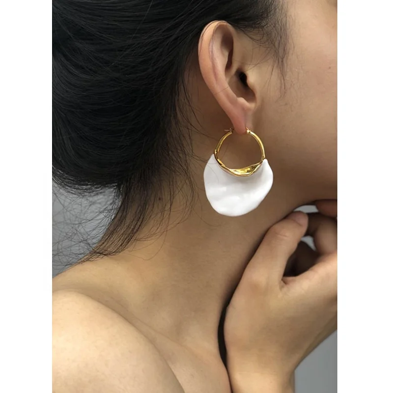 Fashion exaggerated retro earrings geometric stereo big women stainless steel silver big earrings, Picture shows
Fashion exaggerated retro earrings geometric stereo big women stainless steel silver big earrings, Picture shows