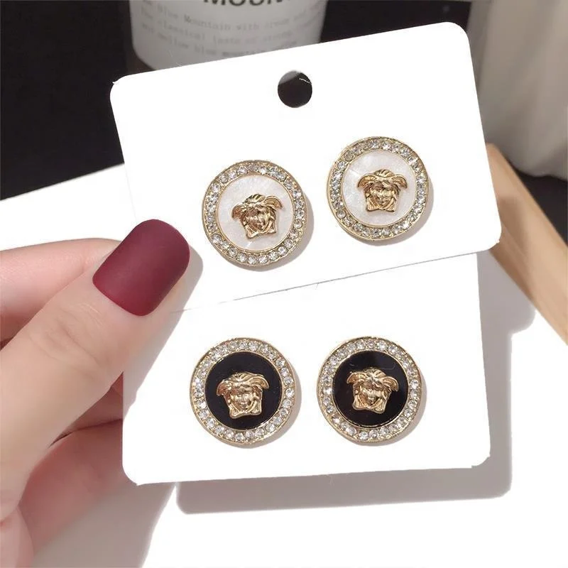 925 silver needle black white women crystal diamond rhinestone medusa earrings jewelry, As the photos showed
925 silver needle black white women crystal diamond rhinestone medusa earrings jewelry, As the photos showed