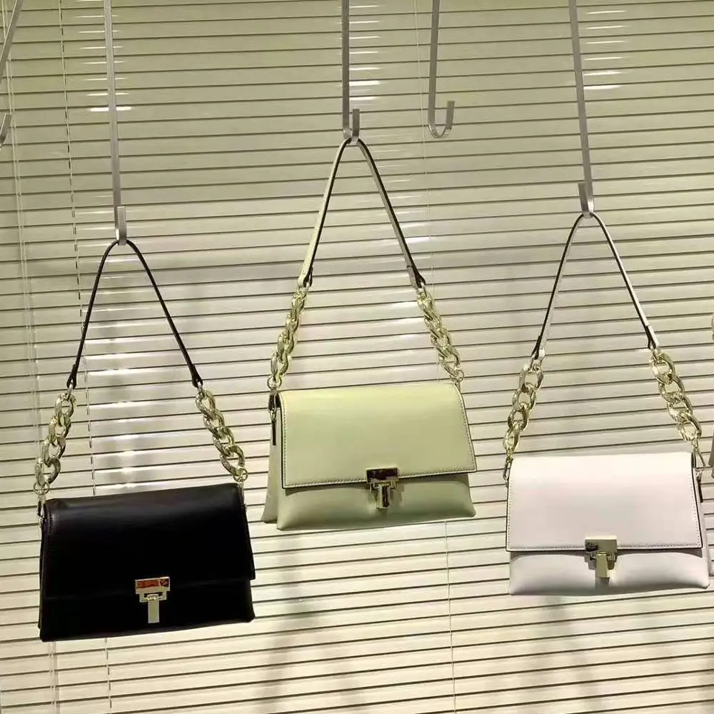 2021 New Summer Fashion Smoothly Leather Handbags for Women Casual Lock Solid Color Shoulder Bag Leather Small Square Bag, More
2021 New Summer Fashion Smoothly Leather Handbags for Women Casual Lock Solid Color Shoulder Bag Leather Small Square Bag, More