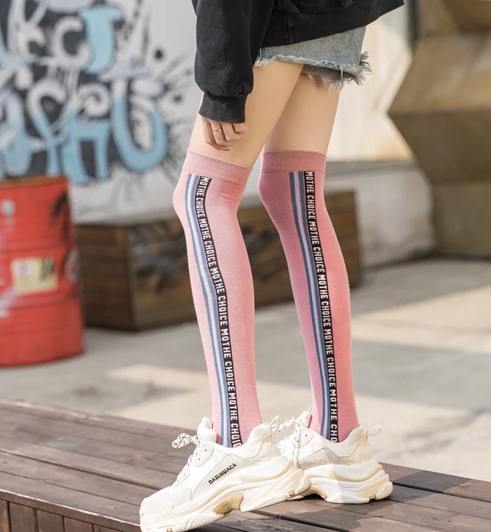 2020 new products autumn and winter women's socks fashion women over the knee socks side letter stockings
2020 new products autumn and winter women's socks fashion women over the knee socks side letter stockings
