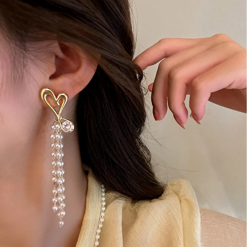 Newest 925 Silver Jewelry Light Luxury Rhinestone Pearl Long Tassel Earrings Heart Shaped Non-fading Stud Earrings, Picture shows
Newest 925 Silver Jewelry Light Luxury Rhinestone Pearl Long Tassel Earrings Heart Shaped Non-fading Stud Earrings, Picture shows