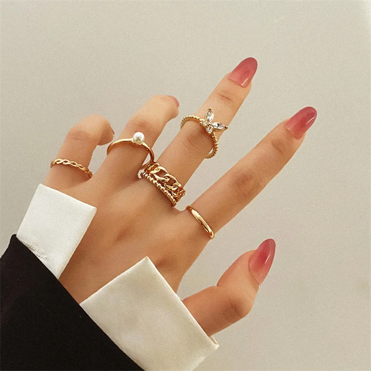 Wholesale Fashion Trendy Gold plated Pearl Ring Set Metal Chain bridal butterfly Stone Finger Joint Rings Set For Women Gift
Wholesale Fashion Trendy Gold plated Pearl Ring Set Metal Chain bridal butterfly Stone Finger Joint Rings Set For Women Gift