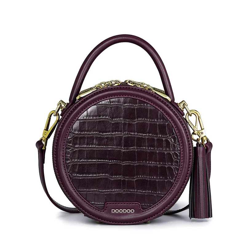 Round leather shoulder bag women custom logo design messenger crossbody handbags 2020 new design makeup handbags
Round leather shoulder bag women custom logo design messenger crossbody handbags 2020 new design makeup handbags