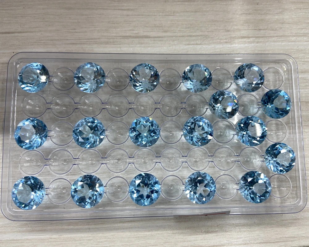 brilliant cut 4.7 carats Blue topaz sky blue topaz AAA Quality Natural topaz loose gemstone for ring making
brilliant cut 4.7 carats Blue topaz sky blue topaz AAA Quality Natural topaz loose gemstone for ring making