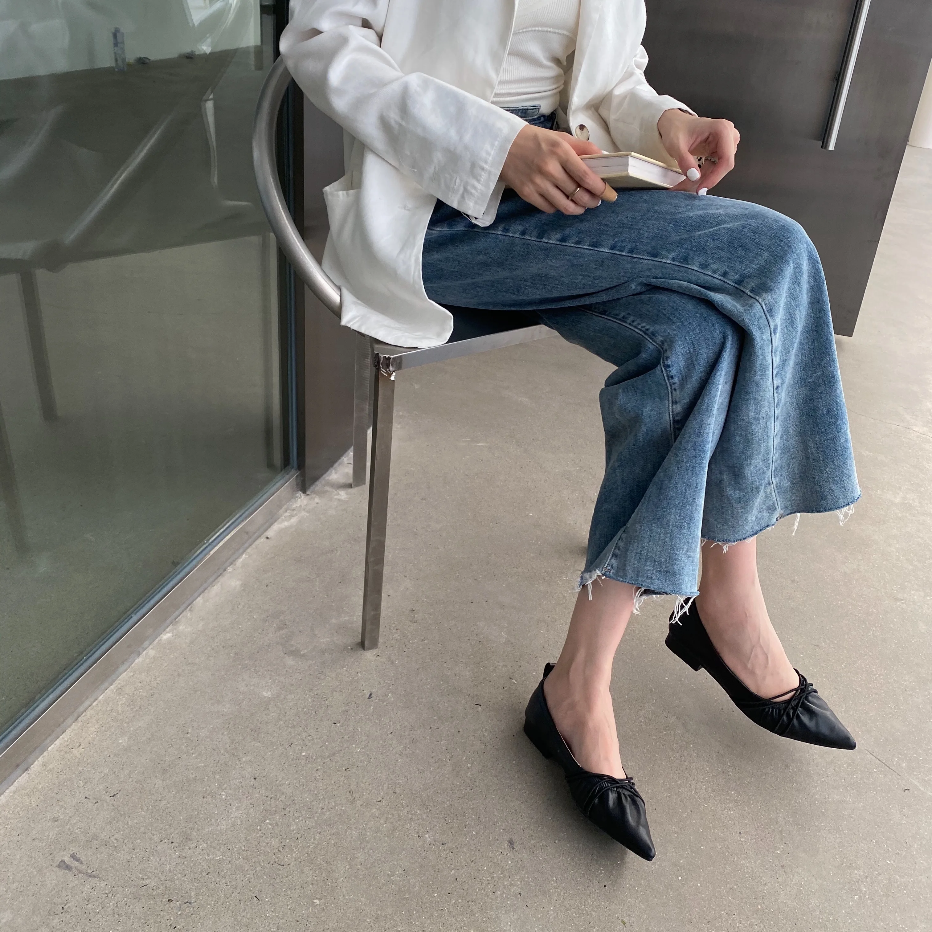 DEleventh Shoes Woman Summer 2020 Formal Flat Shoes Pointy Toe New PU Leather Fashion Ladies Office Pumps Beige Black In Stock
DEleventh Shoes Woman Summer 2020 Formal Flat Shoes Pointy Toe New PU Leather Fashion Ladies Office Pumps Beige Black In Stock