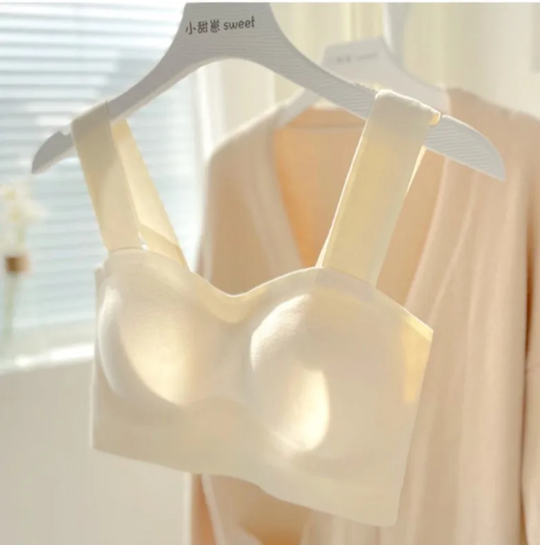 Women's new thick cotton feeling autumn and winter show chest small bra no steel ring seamless bra underwear
Women's new thick cotton feeling autumn and winter show chest small bra no steel ring seamless bra underwear