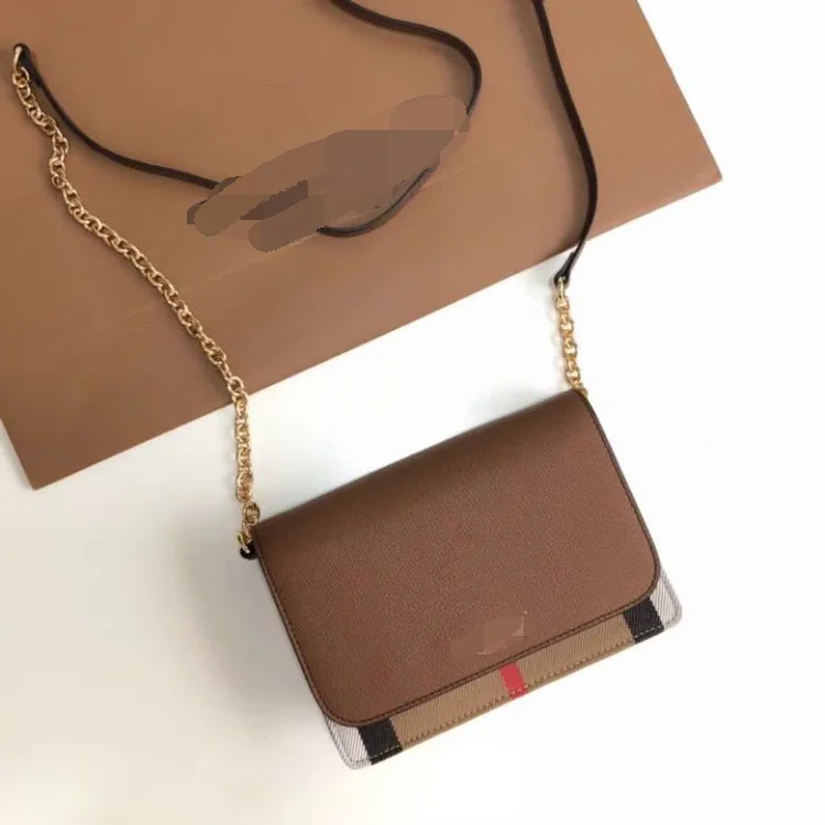 BB new shoulder bag high sense classic lightweight Luxury Fashion Shoulder Bag high-end trend simple leisure atmosphere women's
BB new shoulder bag high sense classic lightweight Luxury Fashion Shoulder Bag high-end trend simple leisure atmosphere women's