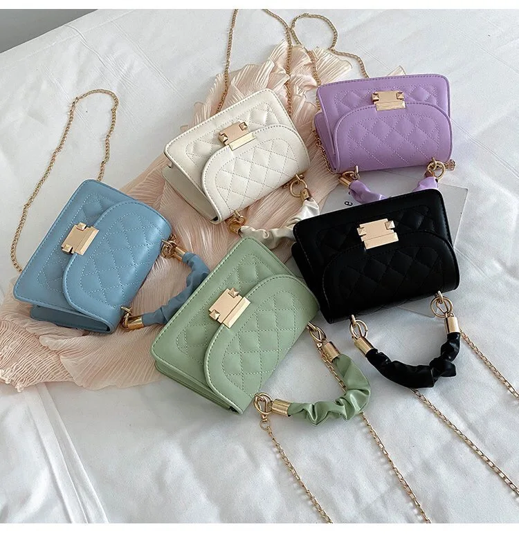 cheap high quality 2021 new model diamonds embroidery threads wrinkle chain small square women tote shoulder cross body bag, 5 colors
cheap high quality 2021 new model diamonds embroidery threads wrinkle chain small square women tote shoulder cross body bag, 5 colors