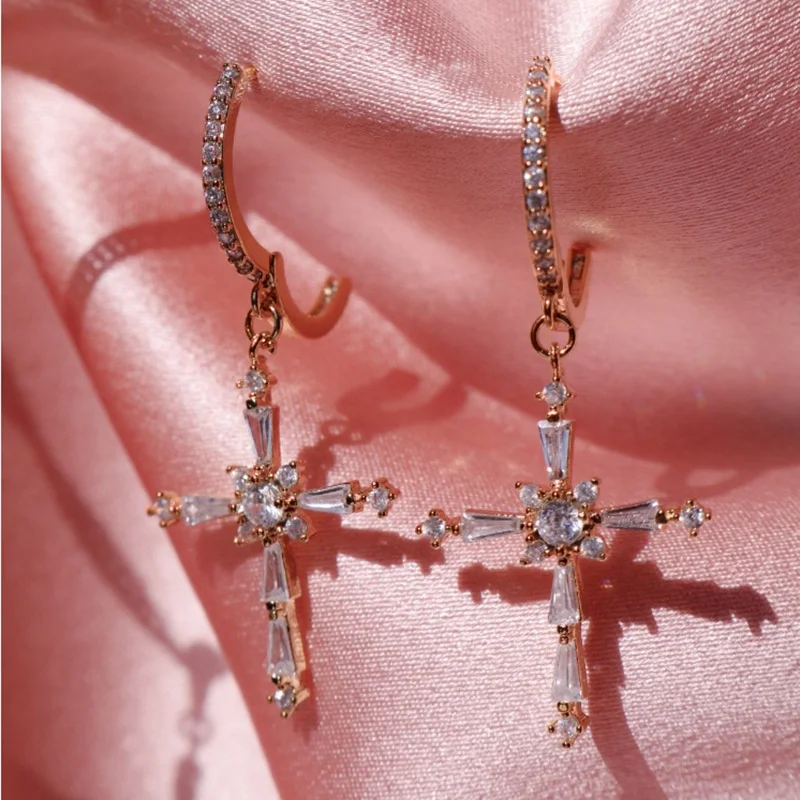 New Arrival Rose Gold Color Cross Drop Earring for Women Brilliant Cubic Zircon Stone Hoop Earring Gift Fashion Jewelry
New Arrival Rose Gold Color Cross Drop Earring for Women Brilliant Cubic Zircon Stone Hoop Earring Gift Fashion Jewelry
