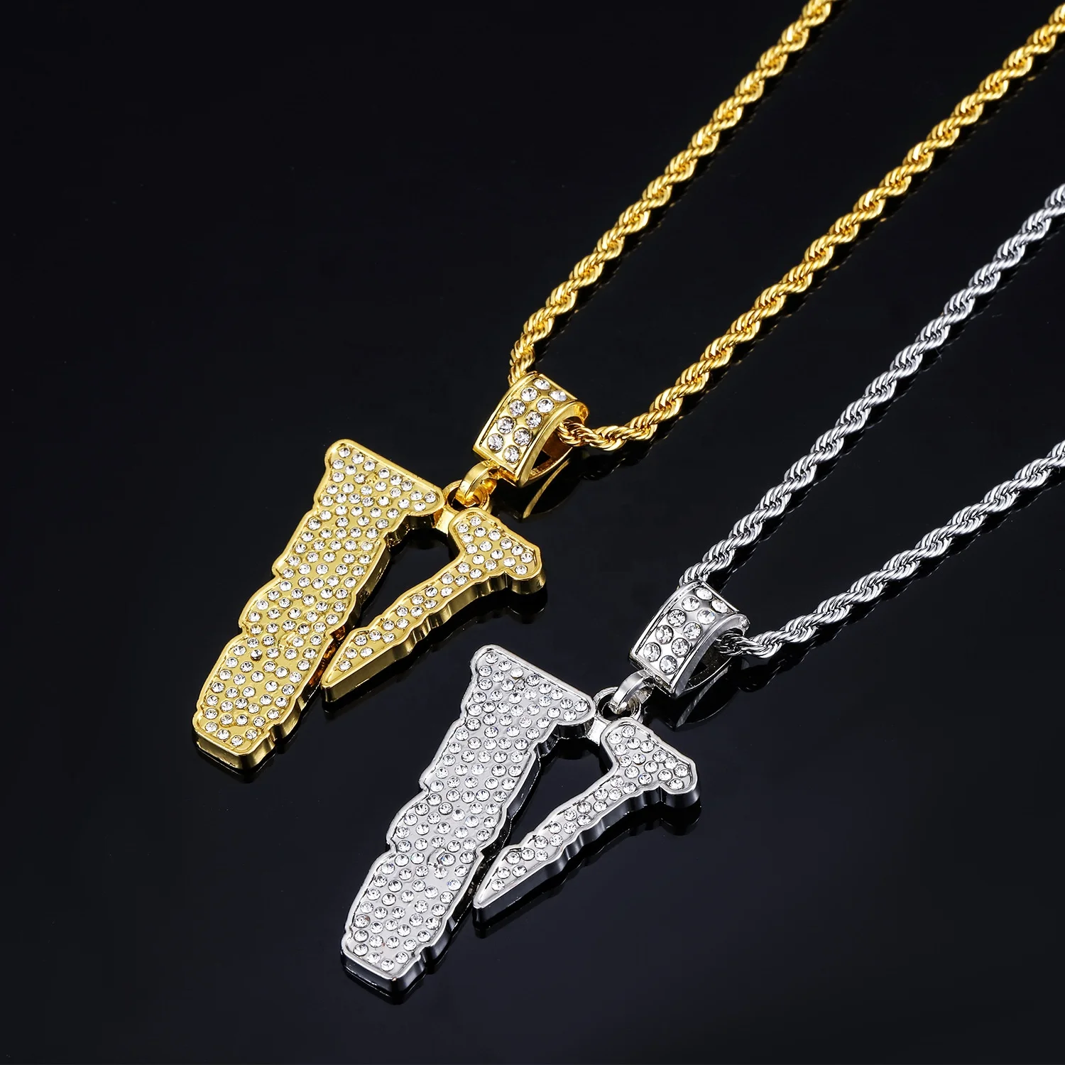 Hiroshi Fujiwara 2021 diamond V letter necklace pendant hip hop trendy statement couple gold plated necklace men hip hop jewelry
Hiroshi Fujiwara 2021 diamond V letter necklace pendant hip hop trendy statement couple gold plated necklace men hip hop jewelry