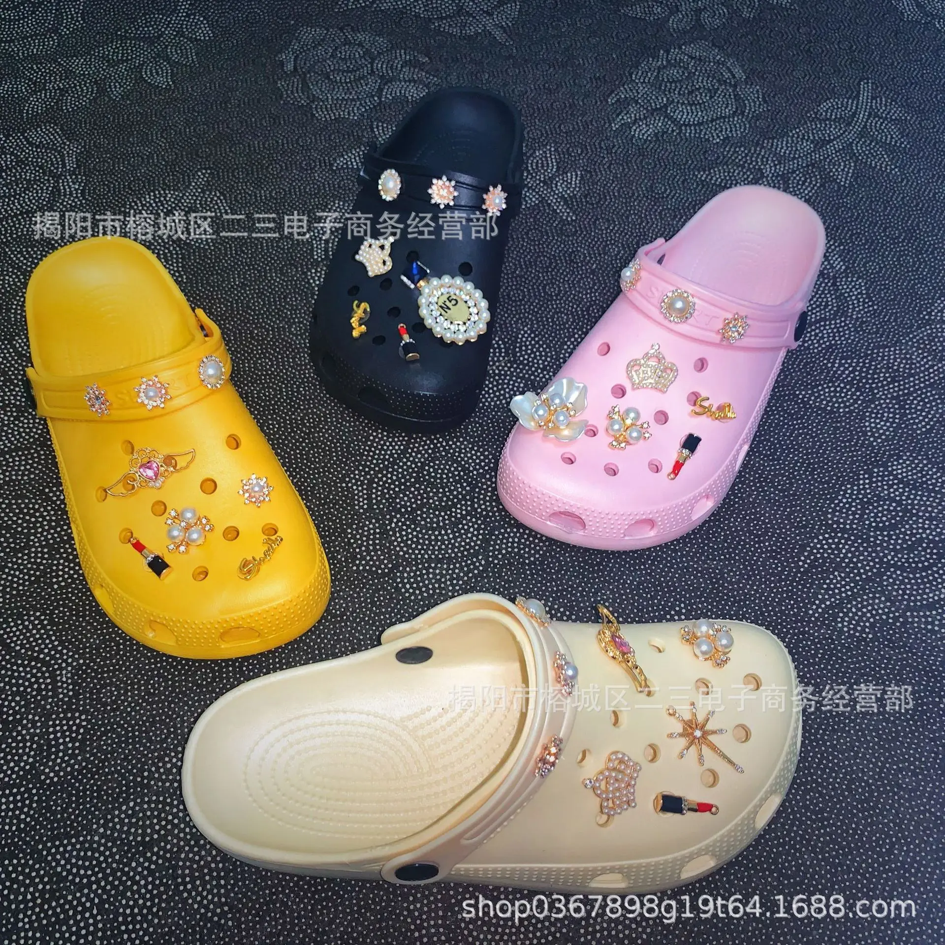 New Style Casual hole buns sandals for women summer flat shoes for women Fashionable casual beach shoes, Customized color
New Style Casual hole buns sandals for women summer flat shoes for women Fashionable casual beach shoes, Customized color