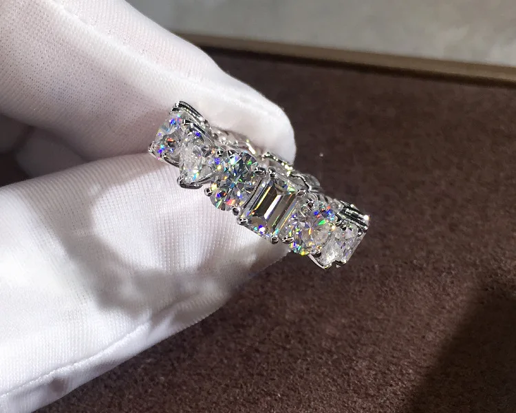 Luxury Female Heart Round Oval Ring Silver Color Love Engagement Ring Vintage Zircon Stone Wedding Rings For Women, As pic shown
Luxury Female Heart Round Oval Ring Silver Color Love Engagement Ring Vintage Zircon Stone Wedding Rings For Women, As pic shown