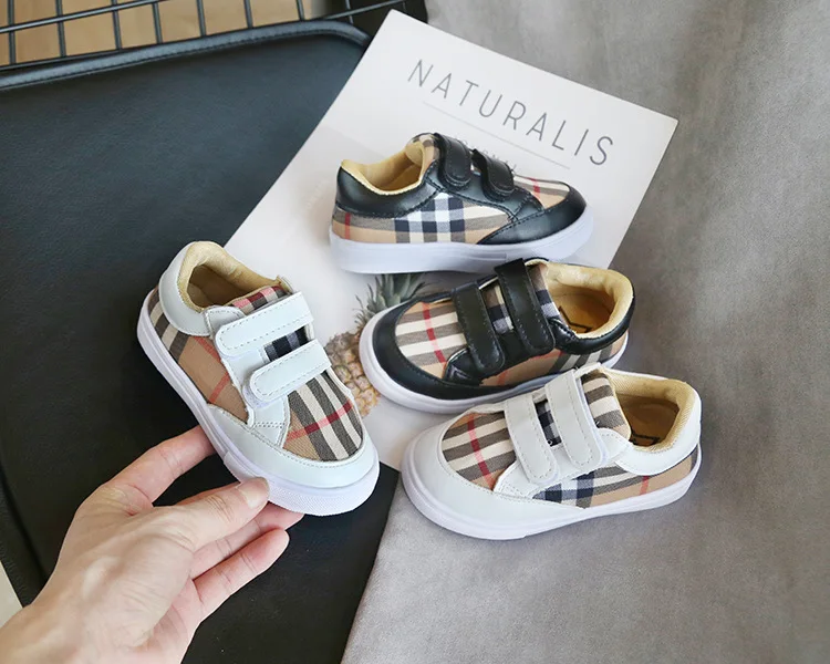 New children's boys casual shoes and kids sports shoes students' light girls' leisure shoes, White/black
New children's boys casual shoes and kids sports shoes students' light girls' leisure shoes, White/black