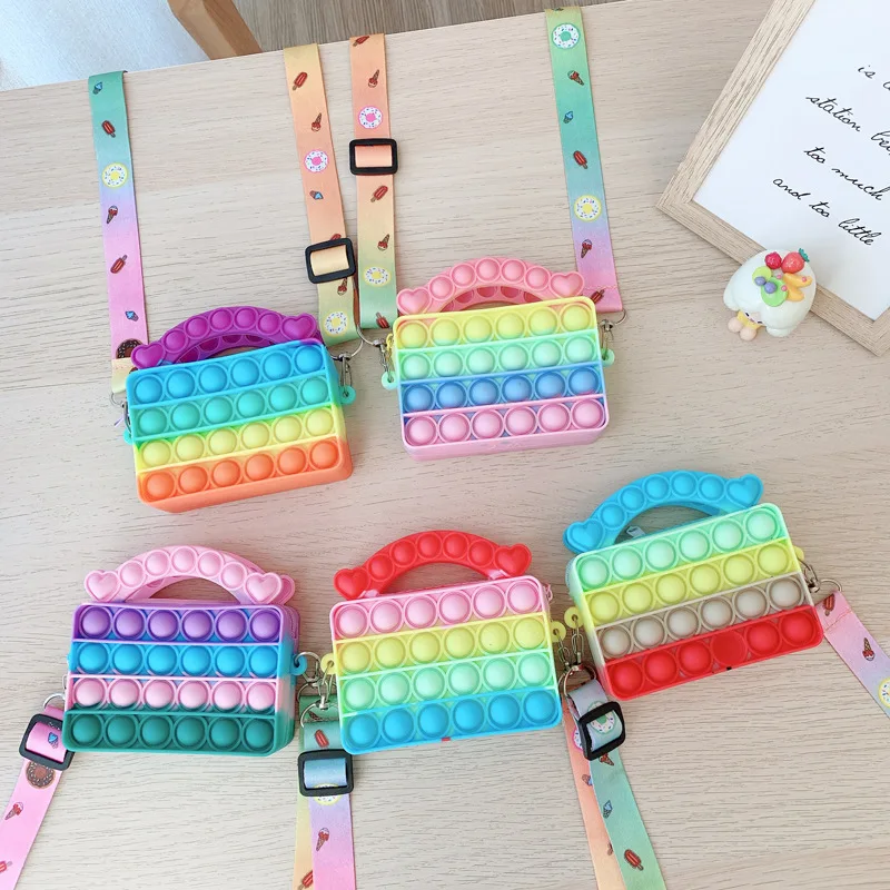 Wholesale Girls Soft Silicone Push Bubble Poppet Crossbody Hand Money Bag Kids Mini Handbags Messenger Bag Pop It Purse, 6 colors
Wholesale Girls Soft Silicone Push Bubble Poppet Crossbody Hand Money Bag Kids Mini Handbags Messenger Bag Pop It Purse, 6 colors