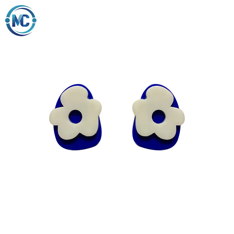 Spring Summer New Fashion Flower-Shaped Resin Ear Stud Simple Cute Two-Color Acrylic Earrings Women Girls Jewelry
Spring Summer New Fashion Flower-Shaped Resin Ear Stud Simple Cute Two-Color Acrylic Earrings Women Girls Jewelry