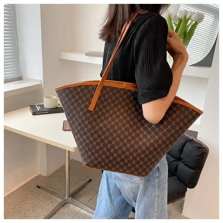 2021 Hot Selling Large Capacity Dumpling Bag Ladies Shopping Bag Casual Tote PU Handbag Bags For Women, 2 colors
2021 Hot Selling Large Capacity Dumpling Bag Ladies Shopping Bag Casual Tote PU Handbag Bags For Women, 2 colors