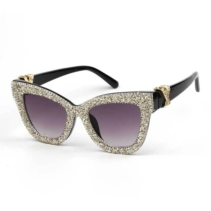 Fashion outdoor shopping PC lens UV400 cat eye frame sunglasses with diamonds women 
Fashion outdoor shopping PC lens UV400 cat eye frame sunglasses with diamonds women