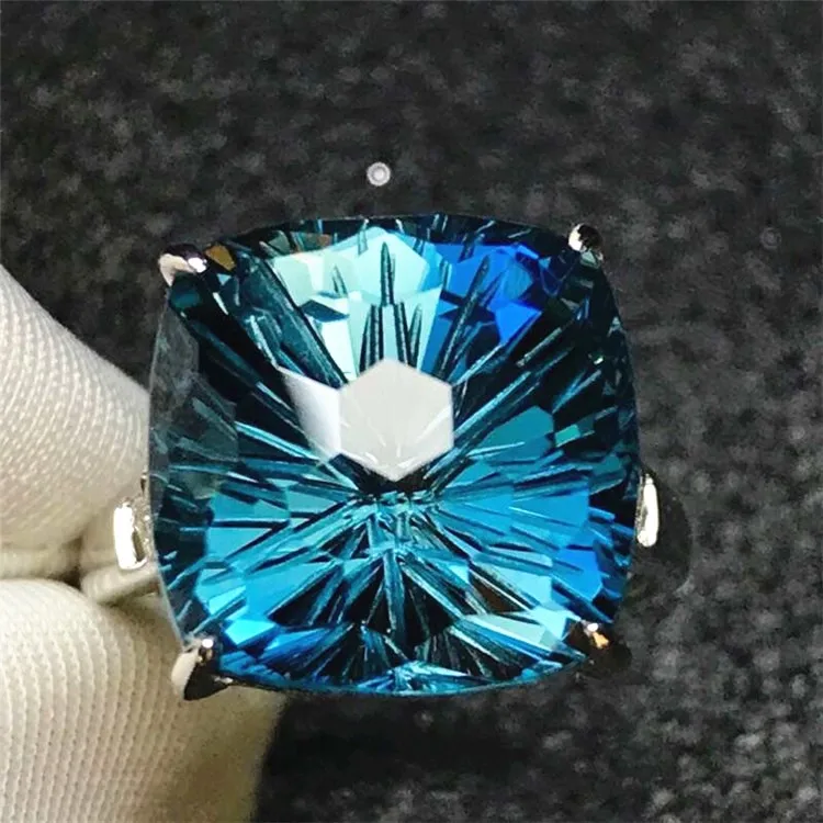 factory wholesale big gemstone ring classic bohemian style jewelry 18k gold 13.2ct natural London blue topaz ring
factory wholesale big gemstone ring classic bohemian style jewelry 18k gold 13.2ct natural London blue topaz ring