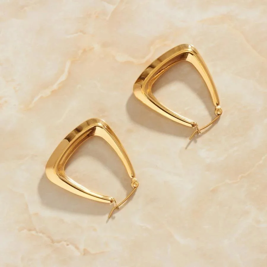 New Minimalist Jewelry Thick Triangle Gold Filled U-Shape Hoop Earrings Factory For Female Girlfriend
New Minimalist Jewelry Thick Triangle Gold Filled U-Shape Hoop Earrings Factory For Female Girlfriend