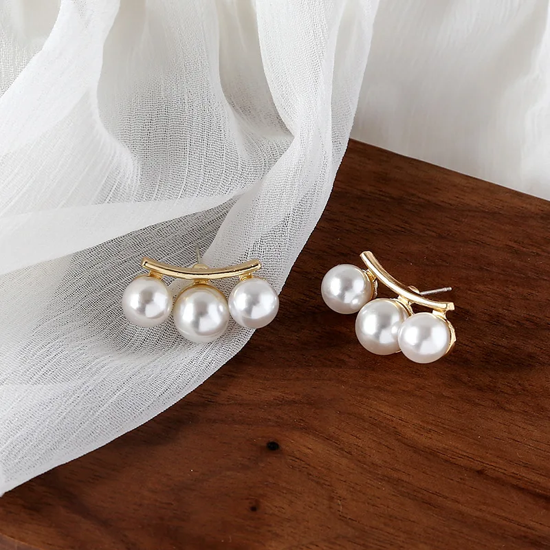 Vershal Korean Designer 925 Sterling Silver Earrings Minimalist Elegant Pearl Stud Earrings Jewelry
Vershal Korean Designer 925 Sterling Silver Earrings Minimalist Elegant Pearl Stud Earrings Jewelry