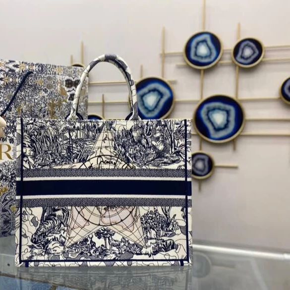 high quality Luxury handbags for women Embroidery trending handbags brand new canvas shopping bags
high quality Luxury handbags for women Embroidery trending handbags brand new canvas shopping bags