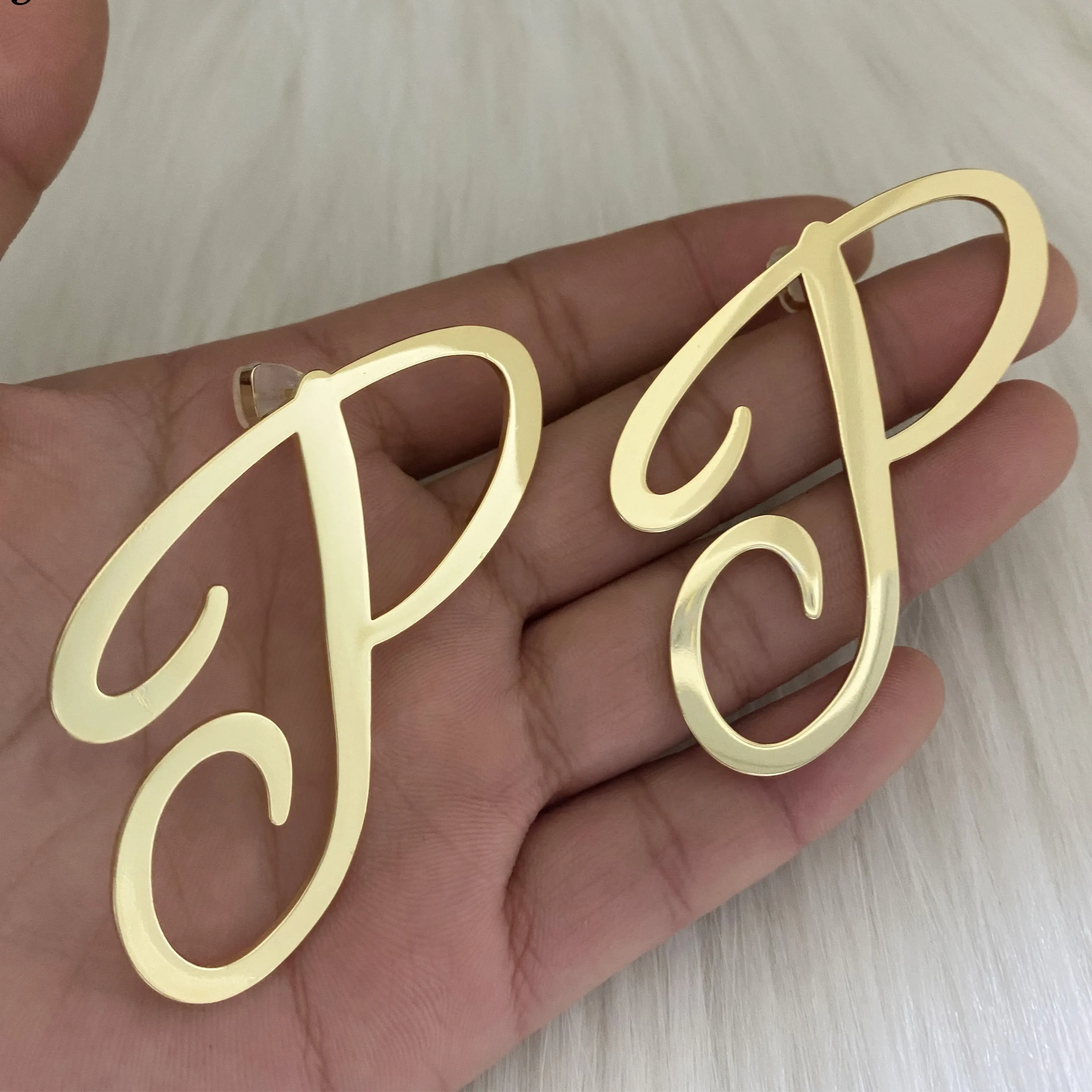 PVD Gold plated Stainless Steel Custom Cursive font Personalized Big Letter Initial Stud Earrings
PVD Gold plated Stainless Steel Custom Cursive font Personalized Big Letter Initial Stud Earrings