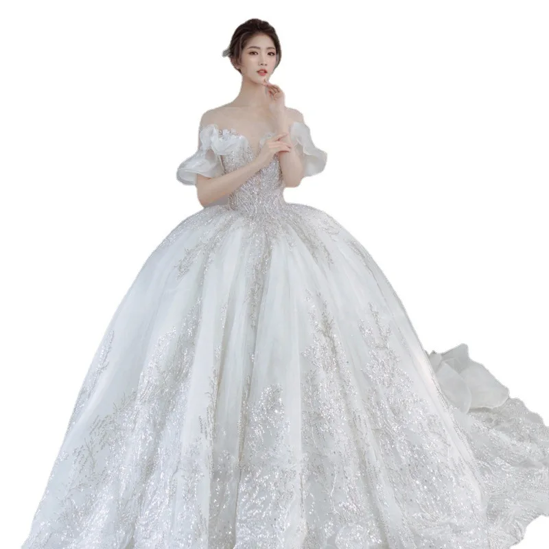 Strolling in the cloud theme wedding dress 2021 new bride atmospheric dress simple temperament One shoulder trailing
Strolling in the cloud theme wedding dress 2021 new bride atmospheric dress simple temperament One shoulder trailing