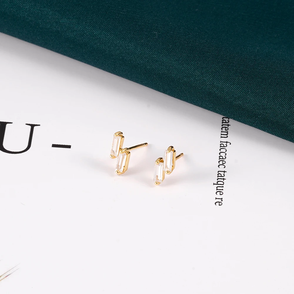 Latest New Model 925 Sterling Silver 18k Gold Plated Jewelry Small Earrings For Women
Latest New Model 925 Sterling Silver 18k Gold Plated Jewelry Small Earrings For Women