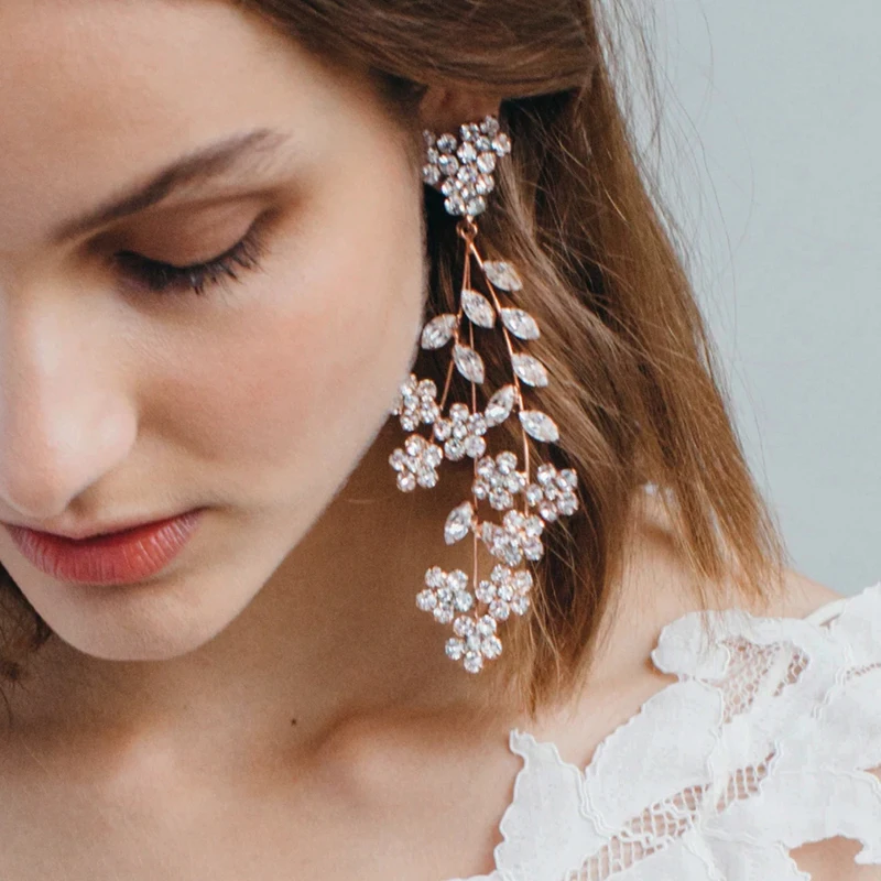 Luxury Wedding Earrings for Brides Zircon Earring Flower Gold Dangle for Women Statement Earrings Handmade, Gold silver
Luxury Wedding Earrings for Brides Zircon Earring Flower Gold Dangle for Women Statement Earrings Handmade, Gold silver