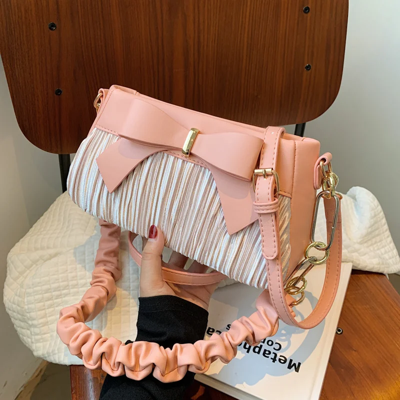 2022 new arrival girl purse fashion bow pleated handle shoulder ladies hand bags handbags for women luxury
2022 new arrival girl purse fashion bow pleated handle shoulder ladies hand bags handbags for women luxury