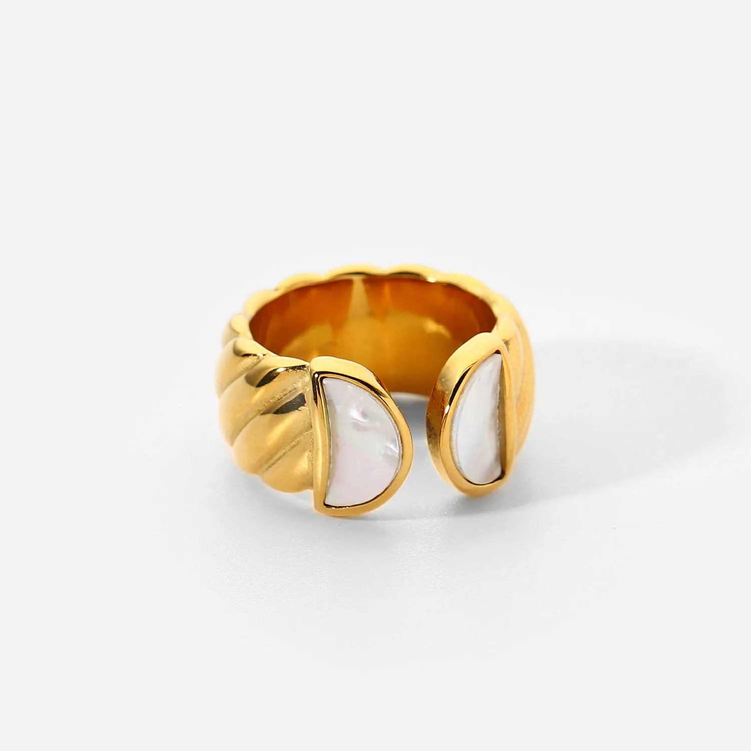 Waterproof Charm Stainless Steel 18K Gold Plated Jewelry Opening Thread Wide White Shell Rings for Women
Waterproof Charm Stainless Steel 18K Gold Plated Jewelry Opening Thread Wide White Shell Rings for Women