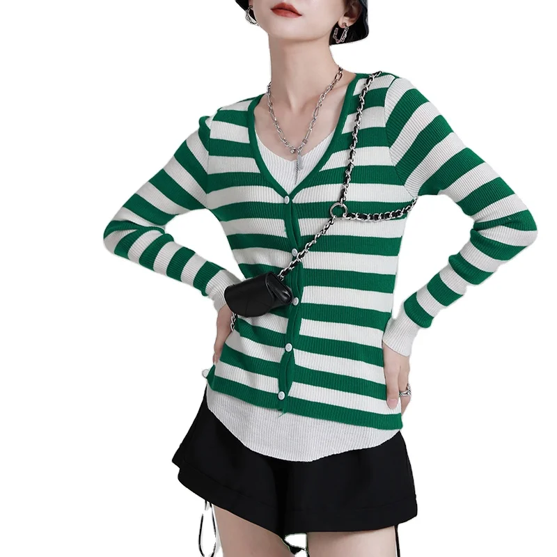 2407 New Autumn fashionable long sleeve single breasted mock two piece sweater women shirt, Green,black,yellow
2407 New Autumn fashionable long sleeve single breasted mock two piece sweater women shirt, Green,black,yellow