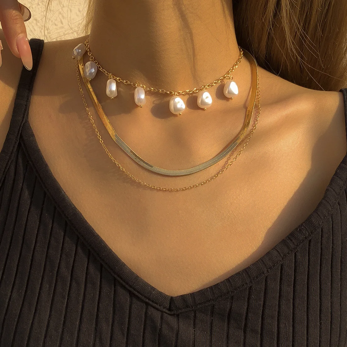 NK-816 Women's Retro Imitation Pearl Snake Bone Chain Multi-layer Clavicle Chain Necklace, As show picture
NK-816 Women's Retro Imitation Pearl Snake Bone Chain Multi-layer Clavicle Chain Necklace, As show picture