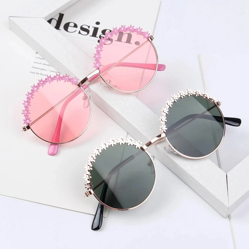 Fashion Kids Sunglasses Polarized metal Frame Sun Glasses Girls Boys flower Children's Mirror Baby Eyeglasses UV400 Summer Beach, Colors
Fashion Kids Sunglasses Polarized metal Frame Sun Glasses Girls Boys flower Children's Mirror Baby Eyeglasses UV400 Summer Beach, Colors