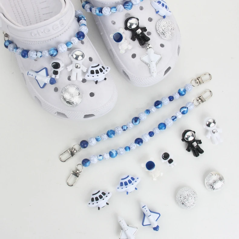 2022 Fashion DIY Garden Shoe Decoration Cute Cartoon Boys Astronaut Shoe Buckle Croc Charms
2022 Fashion DIY Garden Shoe Decoration Cute Cartoon Boys Astronaut Shoe Buckle Croc Charms