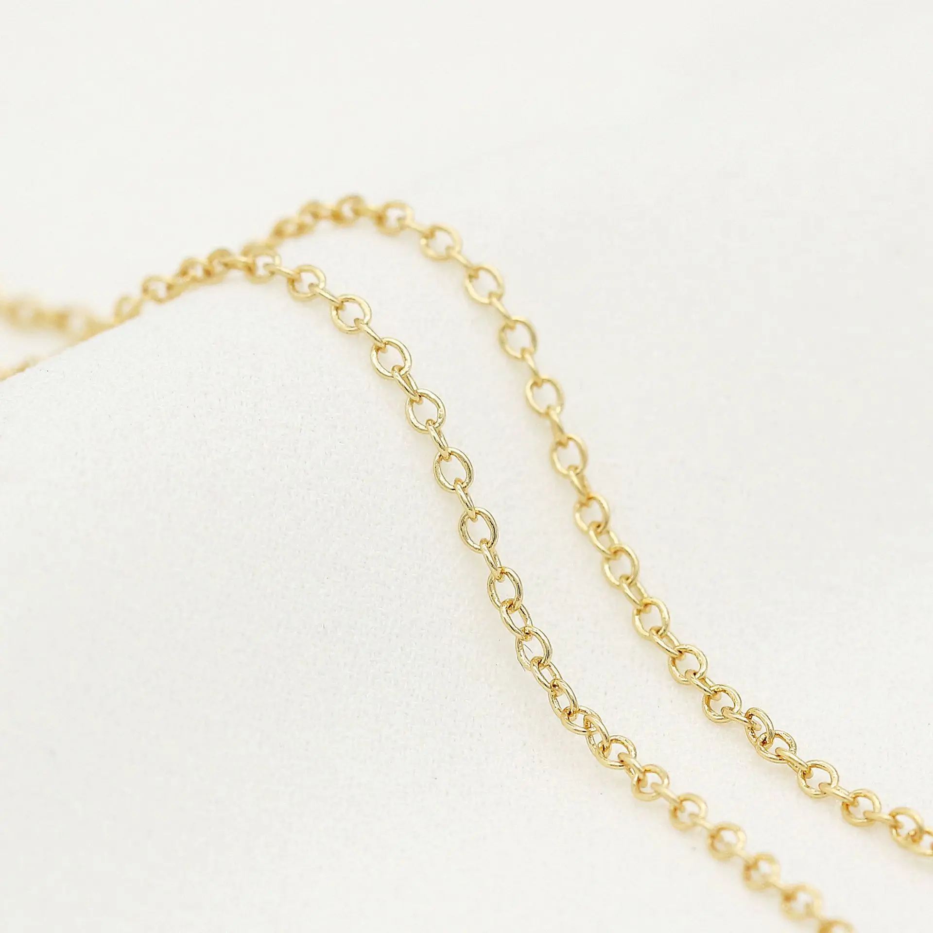 New High Quality Jewelry Material O-shaped Gold Plated Thin Chain Brass Chain for Necklace Bracelet Earring Making
New High Quality Jewelry Material O-shaped Gold Plated Thin Chain Brass Chain for Necklace Bracelet Earring Making