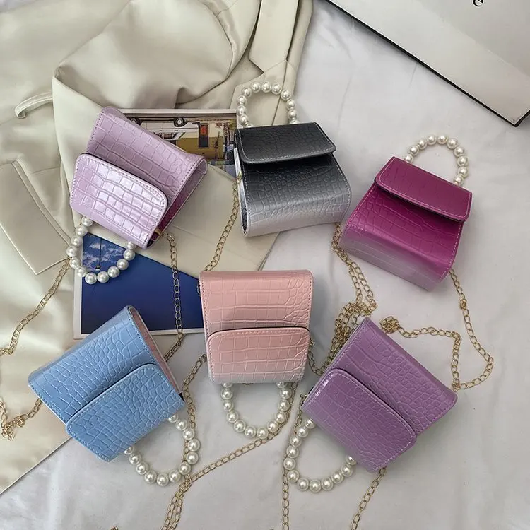 2021 new gradient crocodile pearl chain cross slung small square bag girls shopping date handbags, Multi colors
2021 new gradient crocodile pearl chain cross slung small square bag girls shopping date handbags, Multi colors