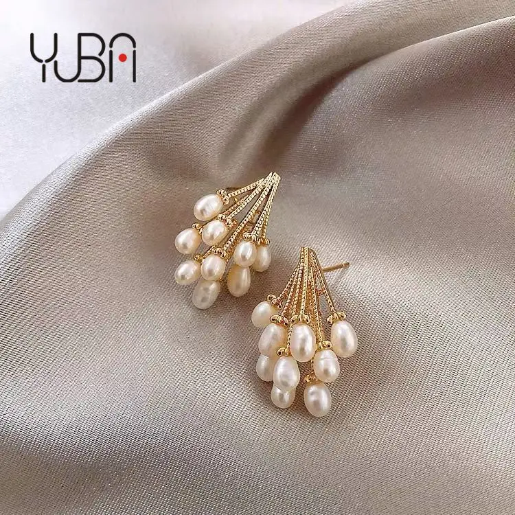 Niche design beaded grape pearl earrings female s925 silver needle fashion wild ins earrings female, Picture shows
Niche design beaded grape pearl earrings female s925 silver needle fashion wild ins earrings female, Picture shows