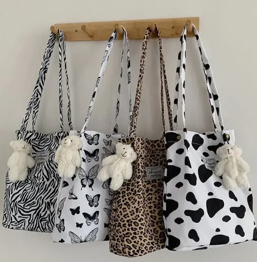 Fashion Ins Stylish Women Shoulder Hand Bags Soft Tote Large Capacity Cow Handbags for Ladies Shopping
Fashion Ins Stylish Women Shoulder Hand Bags Soft Tote Large Capacity Cow Handbags for Ladies Shopping