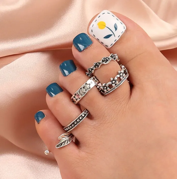 New beach foot ring hollow leaf geometric joint foot ring 18 pieces open foot ring set, Silver
New beach foot ring hollow leaf geometric joint foot ring 18 pieces open foot ring set, Silver
