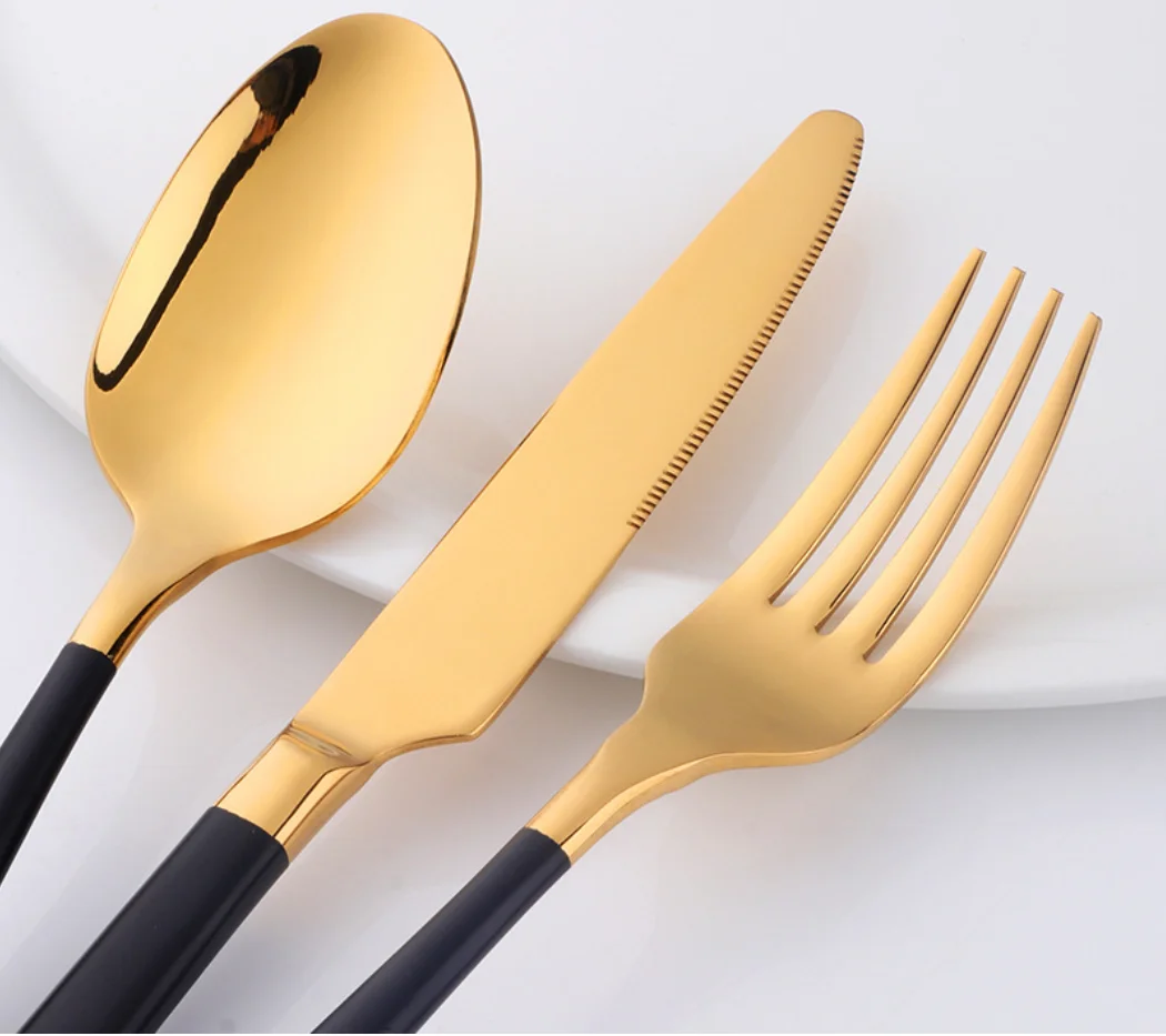 Geedziĝa platware aro luksa ora tegita tranĉaĵo kun nigra tenilo 7