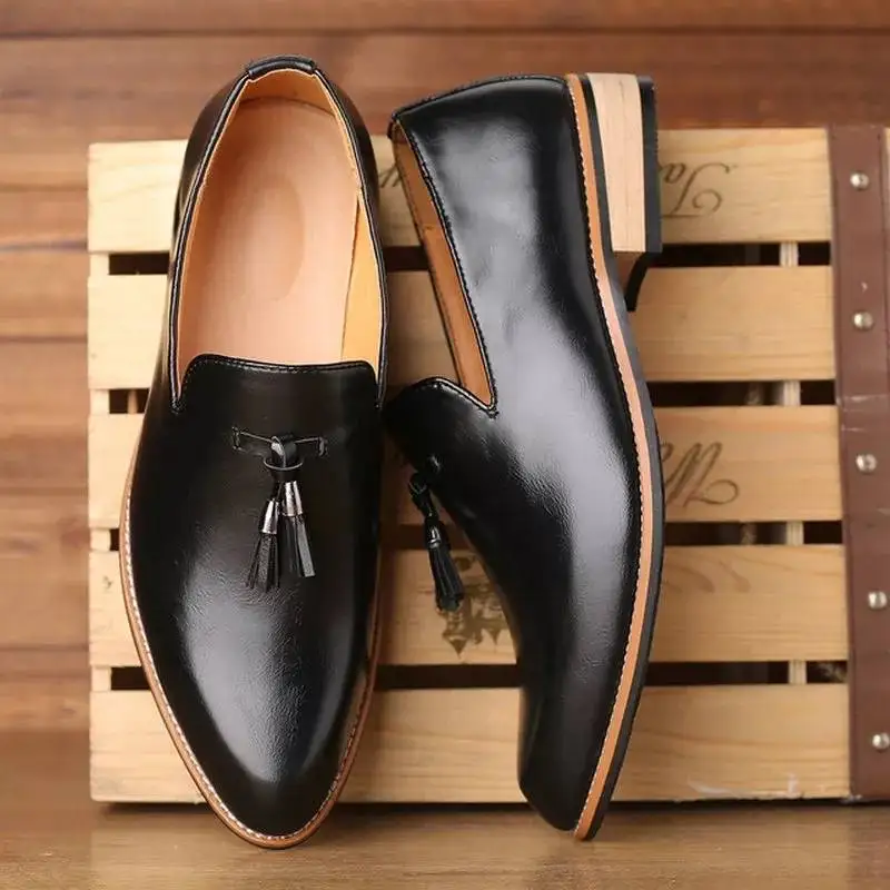 2023 new spot men's pointed British men's formal wear shoes large size leather shoes
2023 new spot men's pointed British men's formal wear shoes large size leather shoes