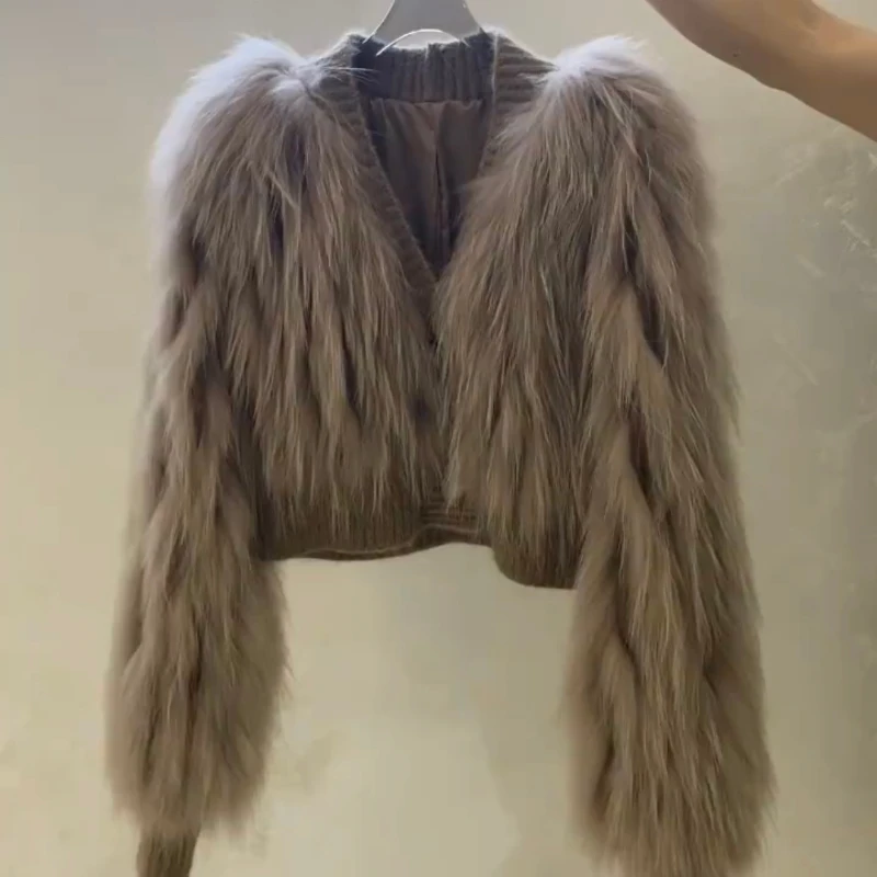 Women's Elegant Stitching Fox Fur Jacket Autumn Winter New V-neck Fur Coat Female Long Sleeve Casual Fur Jacket
Women's Elegant Stitching Fox Fur Jacket Autumn Winter New V-neck Fur Coat Female Long Sleeve Casual Fur Jacket