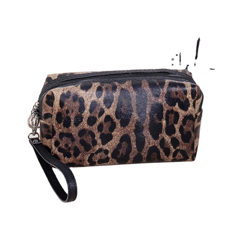 Fashionable Portable Travel Makeup Handbags Personalized Women's Pu Leather Leopard Print Cosmetic Bag With Bracelet, As pic show
Fashionable Portable Travel Makeup Handbags Personalized Women's Pu Leather Leopard Print Cosmetic Bag With Bracelet, As pic show