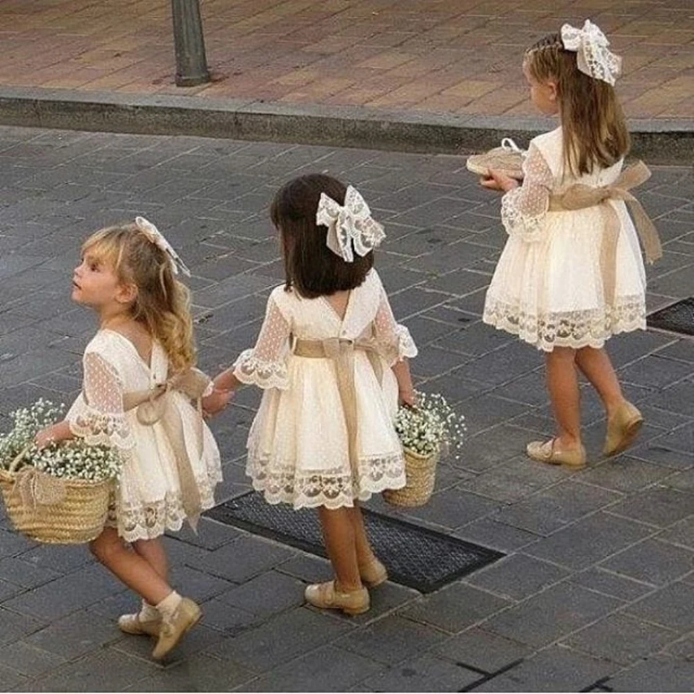 Spring Girls Bridesmaid White Dress Baby Toddler Kids Knee-Length Fashion Party Lace Long Sleeve Bow Wedding Princess Dresses
Spring Girls Bridesmaid White Dress Baby Toddler Kids Knee-Length Fashion Party Lace Long Sleeve Bow Wedding Princess Dresses